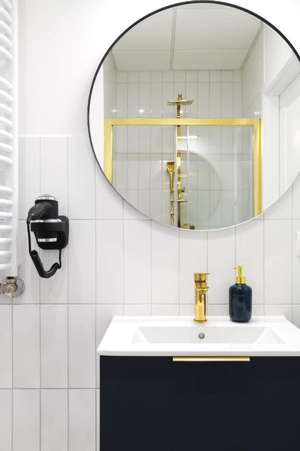 Luxury Design - Tower Bliska Wola Apartment Warschau